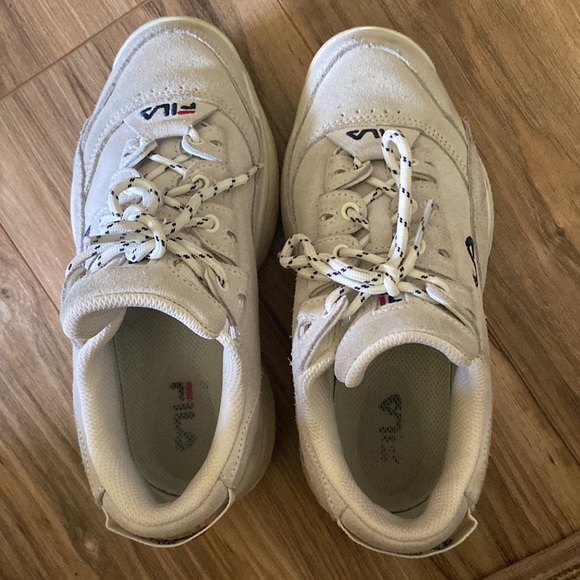 Chunky Fila Sneakers - Picture 3 of 9